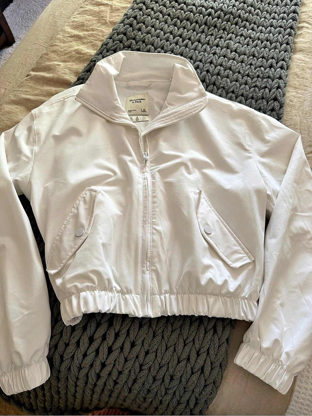 Abercrombie & Fitch White Lightweight Jacket Size XS Like New -Wore Once